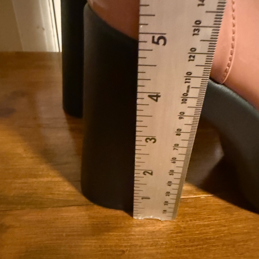 Gianni Bini Pink Patent Platform Boots Zippered - Picture 2 of 7